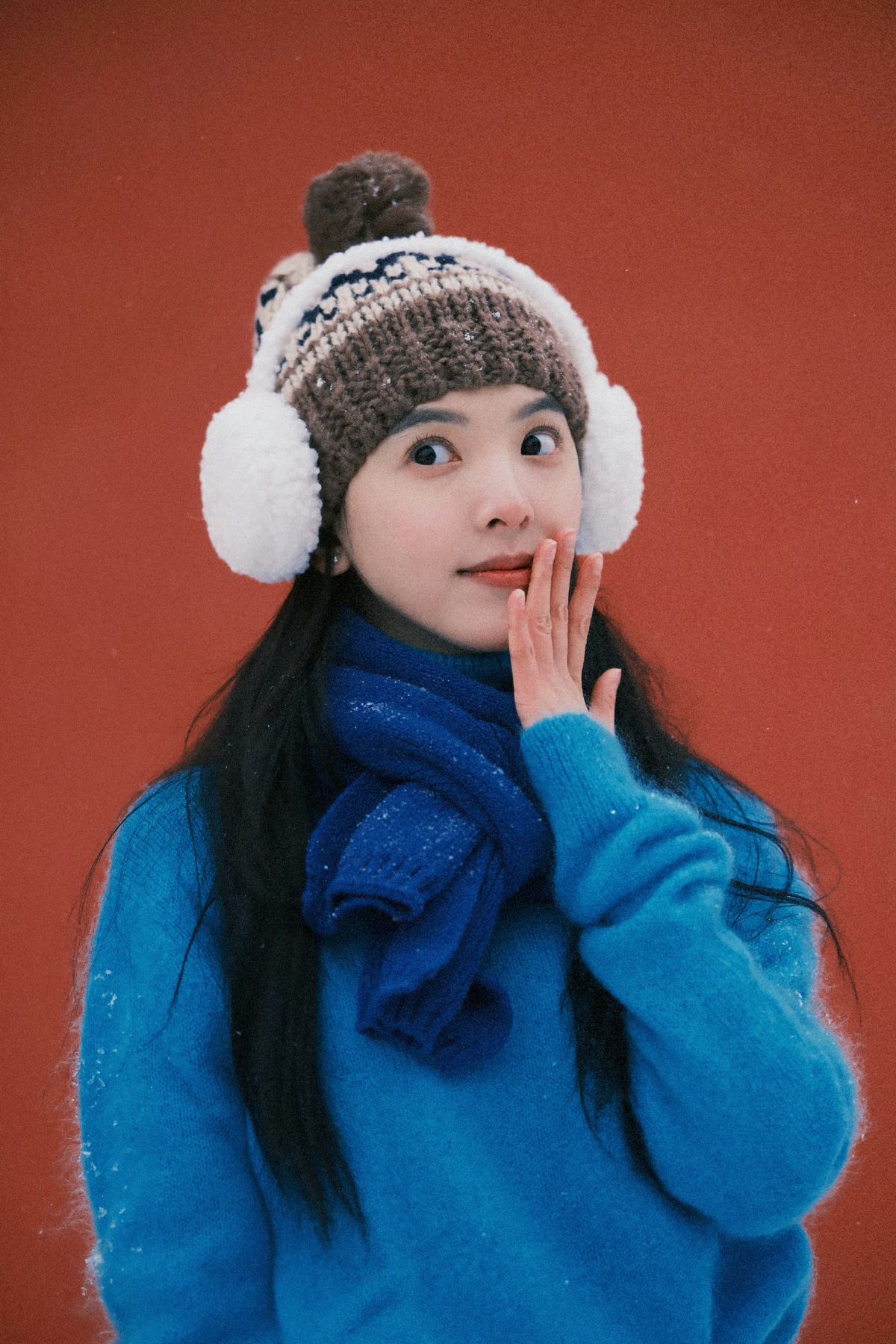 Chương Nhược Nam diện khăn len mùa đông với phong cách nhẹ nhàng, tinh tế