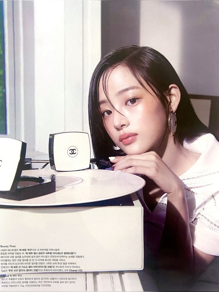 Minji – đại sứ toàn cầu Chanel với layout trang điểm sang trọng