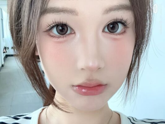 Không Cần 10 Món Mỹ Phẩm: Chỉ Với 1 Bảng Phấn Mắt Clio Pro Eye Palette Air là đủ 4 Đánh khối mũi và mặt