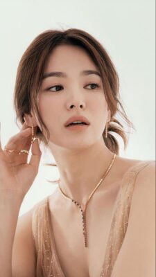 Song Hye Kyo: Bạch Nguyệt Quang Làm Cả Châu Á Rung Động Trong Bom Tấn Hậu Duệ Mặt Trời 3 Song Hye Kyo đẹp theo cách không phô trương, nhưng luôn khiến mọi ánh nhìn phải dừng lại