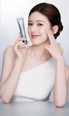 Với Triệu Lộ Tư, SkinCeuticals không chỉ trẻ trung hơn mà còn trở nên gần gũi hơn với thế hệ yêu làn da đẹp theo cách thông minh